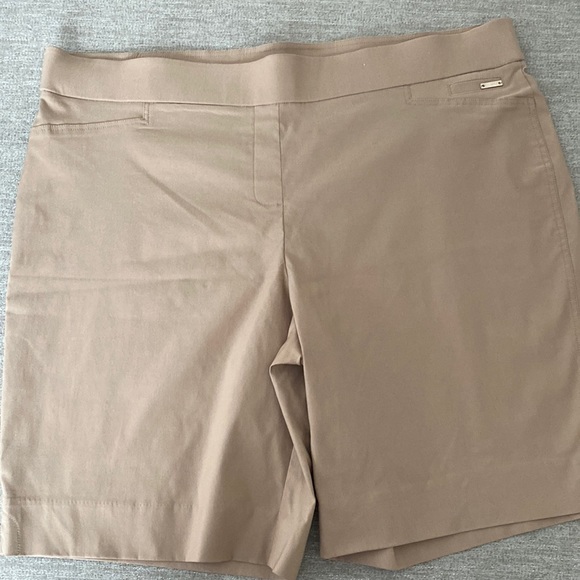 Jones New York Pull on Bermuda Shorts Size XXL. NWOT - Picture 1 of 10